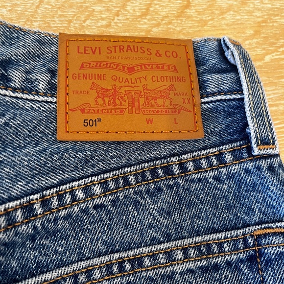 NWOT Levi's Women's 501 Jeans Size W26 L26 Blue - Picture 8 of 11